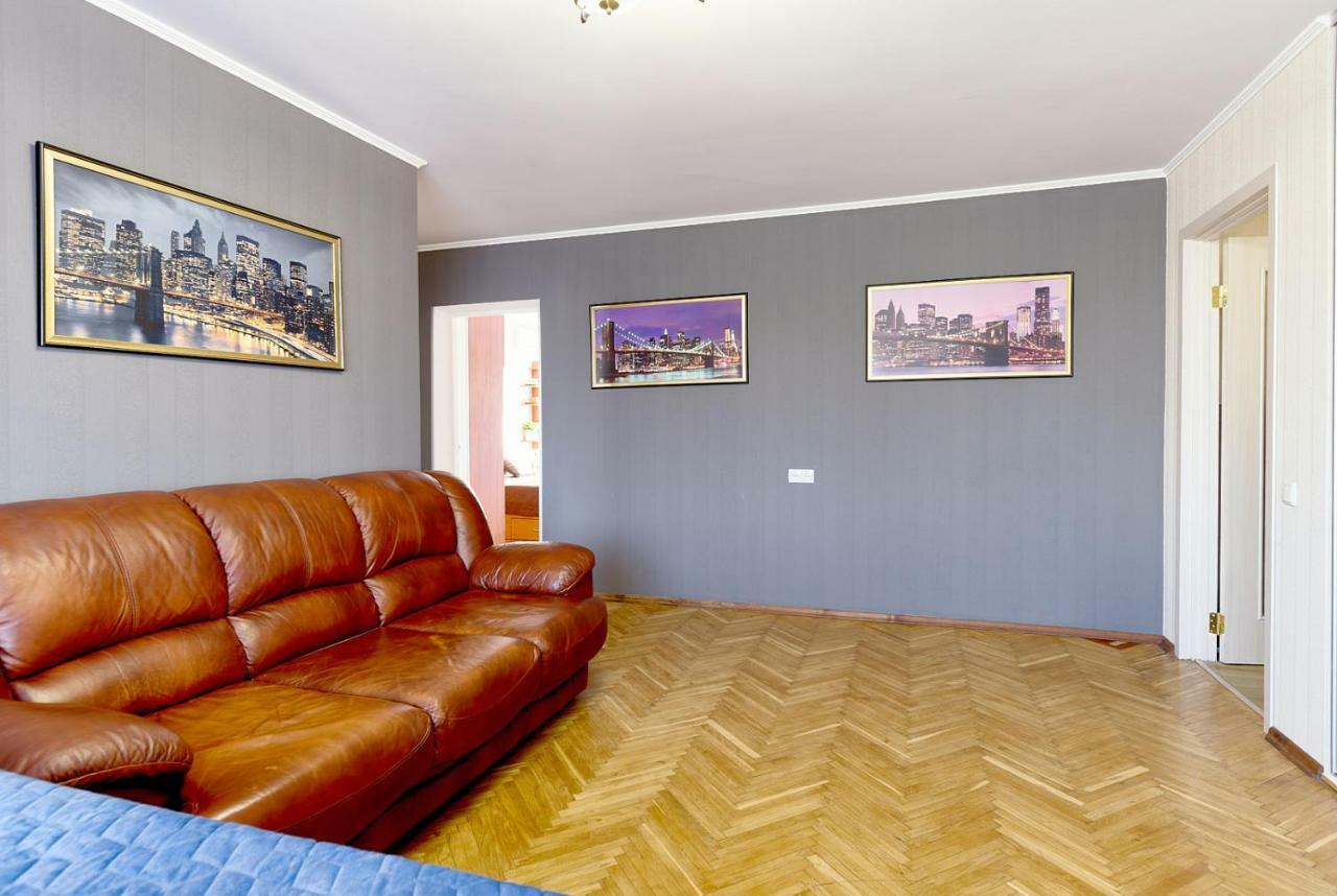 L3-82 Main Street- Modern New Three 3 Separate 3Bedrooms 100 M2 - Central Location, Metro Palace Of Sports - Gulliver Mall, Arena City Kiev Exterior foto