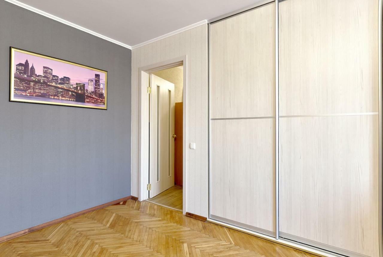L3-82 Main Street- Modern New Three 3 Separate 3Bedrooms 100 M2 - Central Location, Metro Palace Of Sports - Gulliver Mall, Arena City Kiev Exterior foto