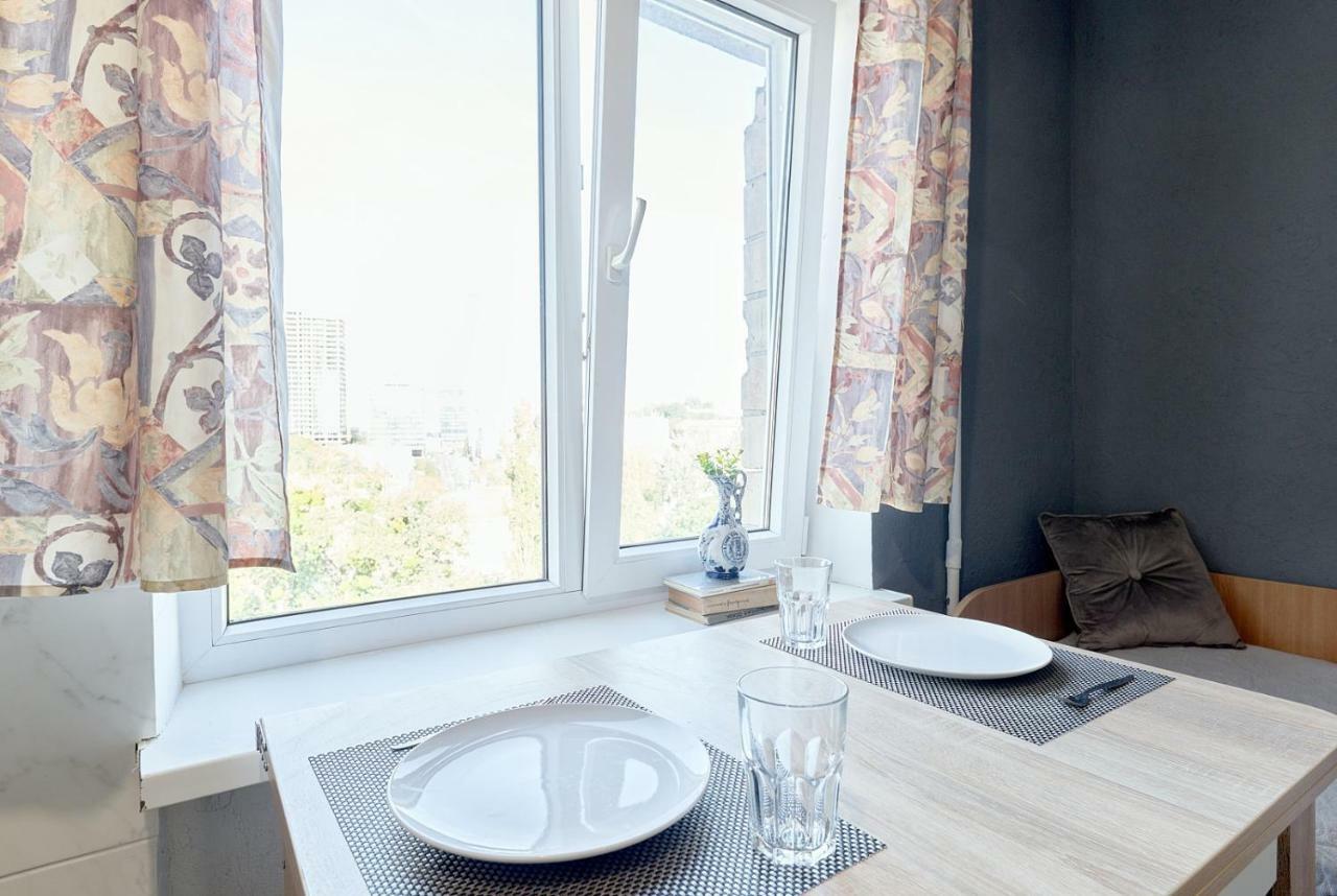 L3-82 Main Street- Modern New Three 3 Separate 3Bedrooms 100 M2 - Central Location, Metro Palace Of Sports - Gulliver Mall, Arena City Kiev Exterior foto