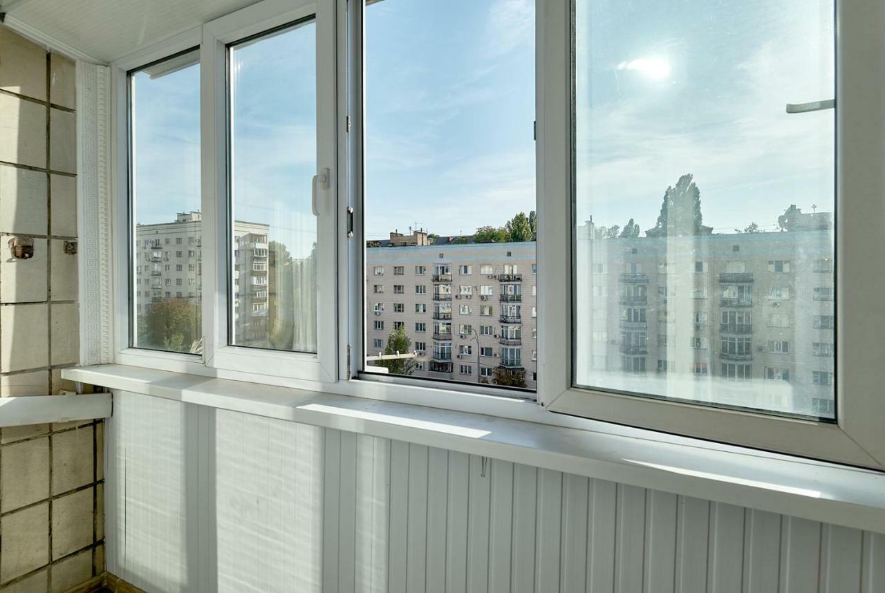 L3-82 Main Street- Modern New Three 3 Separate 3Bedrooms 100 M2 - Central Location, Metro Palace Of Sports - Gulliver Mall, Arena City Kiev Exterior foto